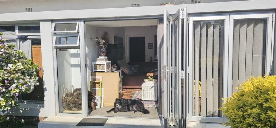 2 Bedroom Property for Sale in Sea Point Western Cape